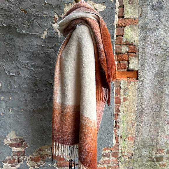 Eleventy Platinum Special Collection Wrap - Picture 2 of 6